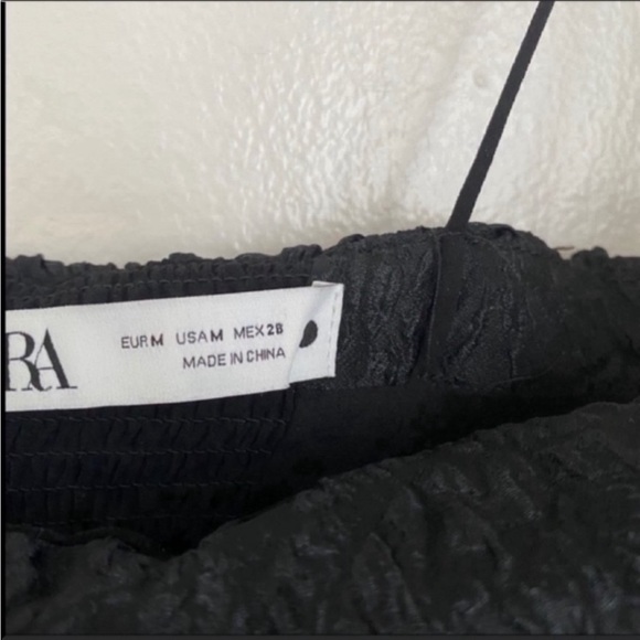 NWOT Zara Voluminous Ruffle Crop Top in Black Medium - Picture 7 of 7